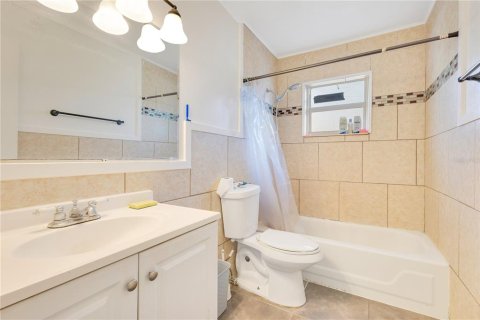 House in Apopka, Florida 4 bedrooms, 192.96 sq.m. № 1608041 - photo 20