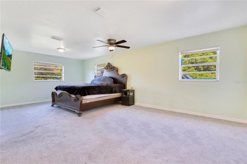 House in Apopka, Florida 4 bedrooms, 192.96 sq.m. № 1608041 - photo 18