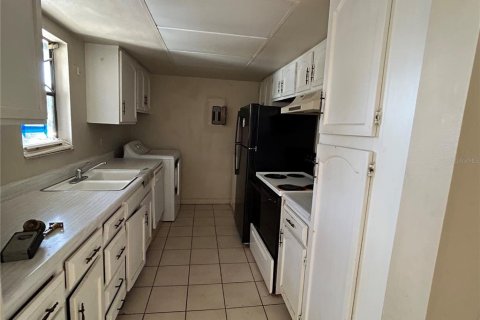 Condo in Orlando, Florida, 1 bedroom  № 1572364 - photo 2