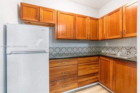 Снять в аренду виллу или дом в Корал-Гейблс, Флорида 4 спальни, 289.95м2, № 2008615 - фото 25