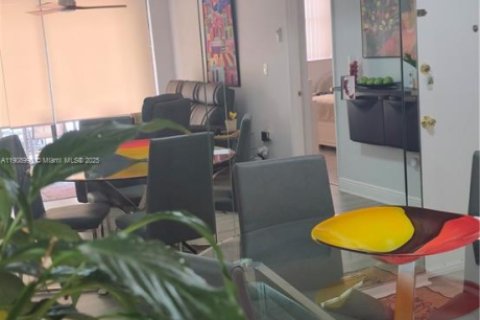 Купить кондоминиум в Майами, Флорида 2 спальни, 76.83м2, № 1967111 - фото 13