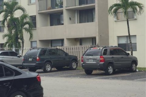 Купить кондоминиум в Майами, Флорида 2 спальни, 76.83м2, № 1967111 - фото 3