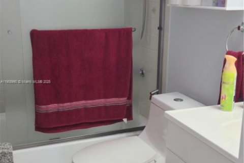 Купить кондоминиум в Майами, Флорида 2 спальни, 76.83м2, № 1967111 - фото 16