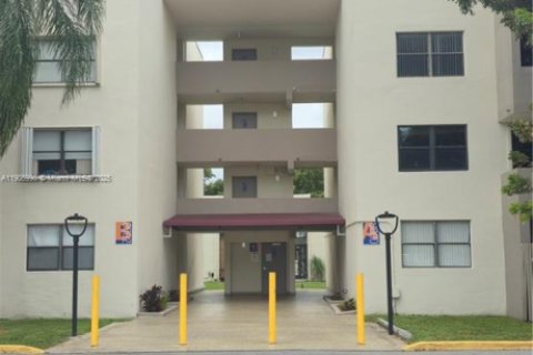 Купить кондоминиум в Майами, Флорида 2 спальни, 76.83м2, № 1967111 - фото 2