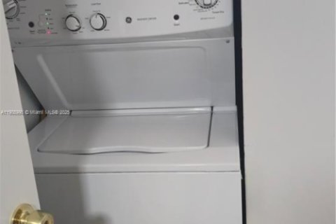 Купить кондоминиум в Майами, Флорида 2 спальни, 76.83м2, № 1967111 - фото 6