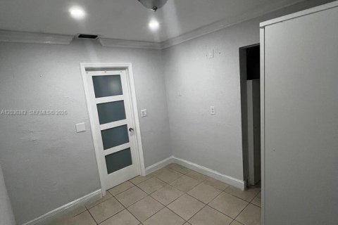 Villa ou maison à vendre à Hialeah, Floride: 4 chambres, 140.84 m2 № 2084377 - photo 10