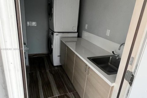 Villa ou maison à vendre à Hialeah, Floride: 4 chambres, 140.84 m2 № 2084377 - photo 22