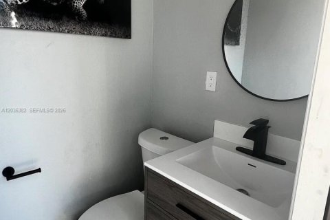 Villa ou maison à vendre à Hialeah, Floride: 4 chambres, 140.84 m2 № 2084377 - photo 13
