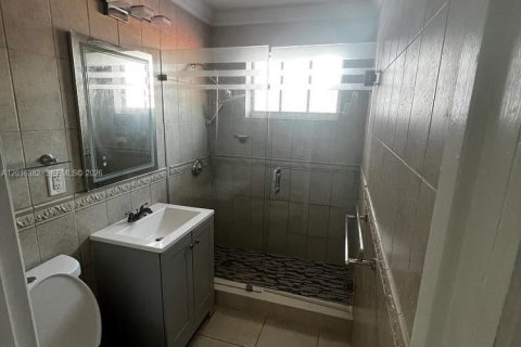 Villa ou maison à vendre à Hialeah, Floride: 4 chambres, 140.84 m2 № 2084377 - photo 14