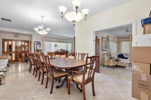 House in Bal Harbour, Florida 3 bedrooms, 249.72 sq.m. № 1779704 - photo 4
