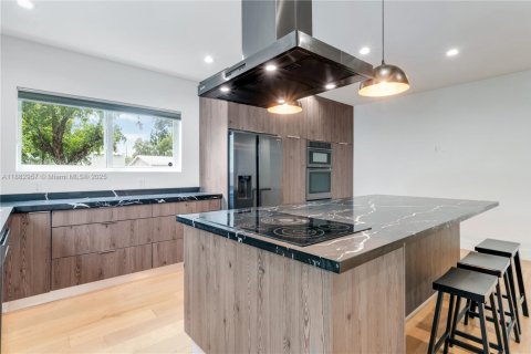 Casa en venta en Miami, Florida, 3 dormitorios, 194.54 m2 № 1932129 - foto 4