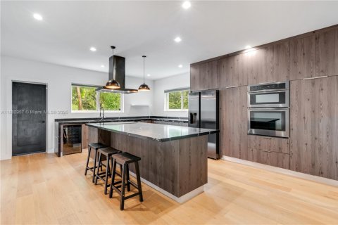 Casa en venta en Miami, Florida, 3 dormitorios, 194.54 m2 № 1932129 - foto 2