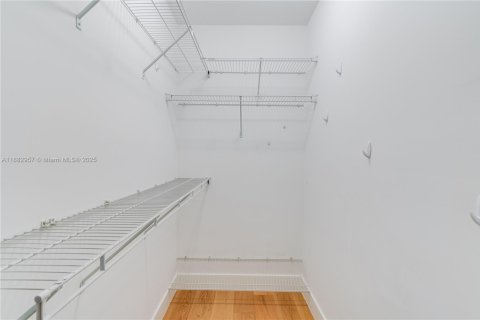 Casa en venta en Miami, Florida, 3 dormitorios, 194.54 m2 № 1932129 - foto 8