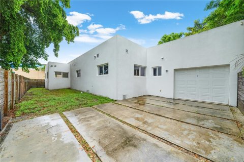 Casa en venta en Miami, Florida, 3 dormitorios, 194.54 m2 № 1932129 - foto 10