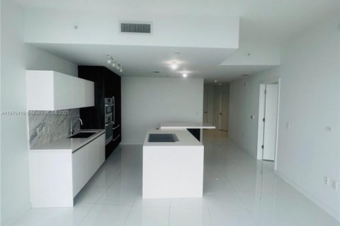 Condo in Miami, Florida, 1 bedroom  № 1895425 - photo 29