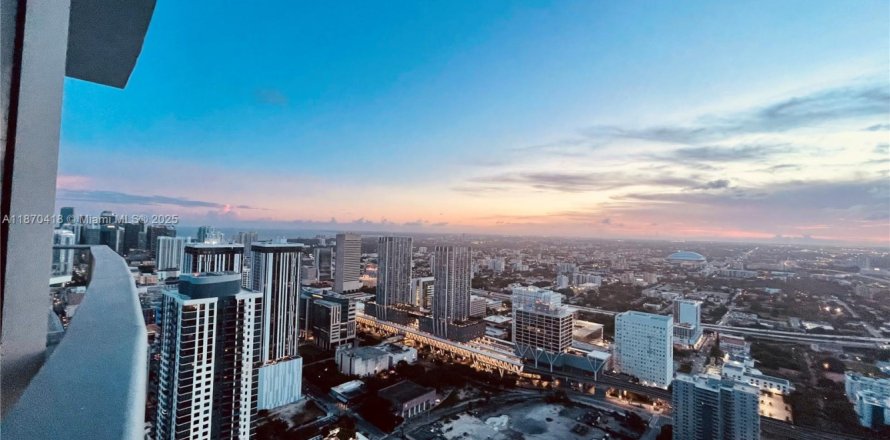Condo in Miami, Florida, 1 bedroom  № 1895425