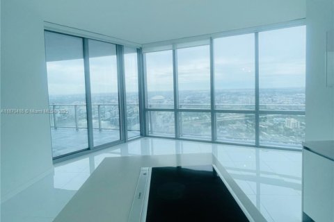 Condo in Miami, Florida, 1 bedroom  № 1895425 - photo 27