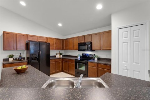 House in Orlando, Florida 4 bedrooms, 178.37 sq.m. № 1919835 - photo 10