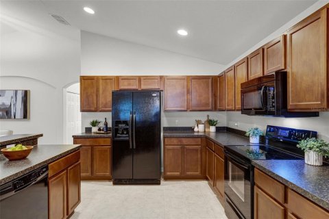 House in Orlando, Florida 4 bedrooms, 178.37 sq.m. № 1919835 - photo 11