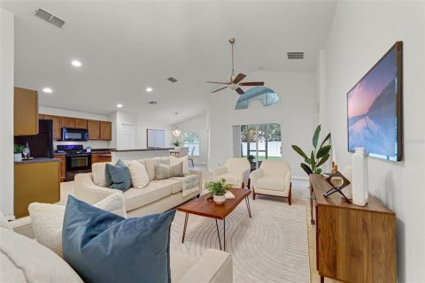 House in Orlando, Florida 4 bedrooms, 178.37 sq.m. № 1919835 - photo 7