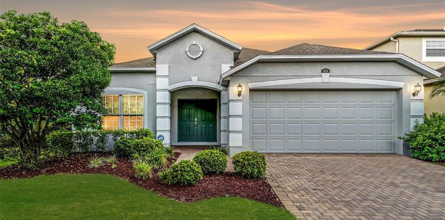 House in Orlando, Florida 4 bedrooms, 178.37 sq.m. № 1919835