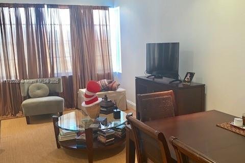 Condo in Miami Beach, Florida, 1 bedroom  № 1940568 - photo 11