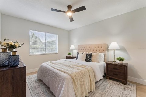 House in Orlando, Florida 3 bedrooms, 108.79 sq.m. № 2429128 - photo 6