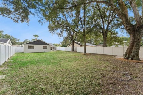 House in Orlando, Florida 3 bedrooms, 108.79 sq.m. № 2429128 - photo 4
