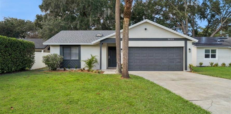 House in Orlando, Florida 3 bedrooms, 108.79 sq.m. № 2429128