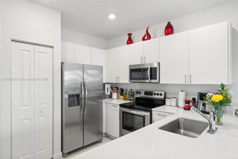 Touwnhouse à vendre à Homestead, Floride: 3 chambres, 157.47 m2 № 1701926 - photo 6