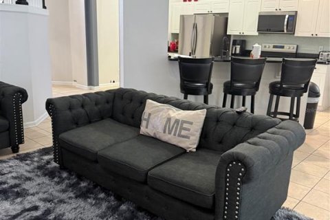 Villa ou maison à vendre à Kissimmee, Floride: 6 chambres, 219.99 m2 № 2207221 - photo 2