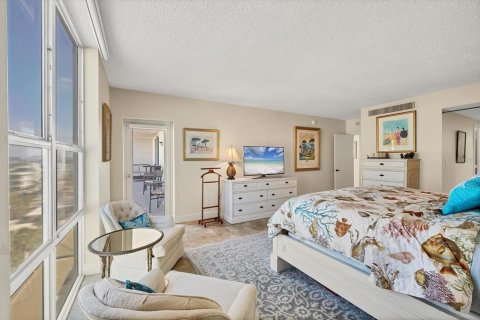 Condo in Sarasota, Florida, 2 bedrooms  № 1614016 - photo 19