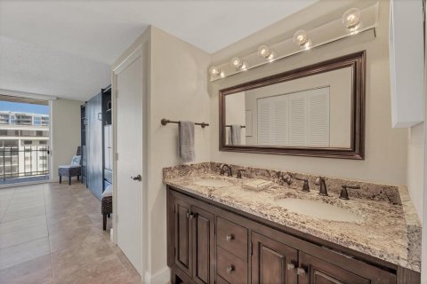 Condo in Sarasota, Florida, 2 bedrooms  № 1614016 - photo 24