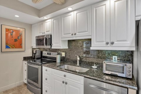 Condo in Sarasota, Florida, 2 bedrooms  № 1614016 - photo 13