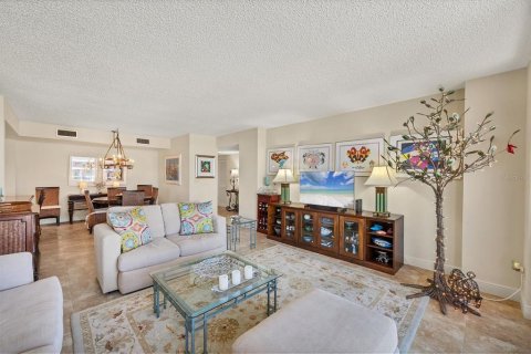 Condo in Sarasota, Florida, 2 bedrooms  № 1614016 - photo 9