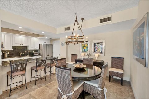 Condo in Sarasota, Florida, 2 bedrooms  № 1614016 - photo 17