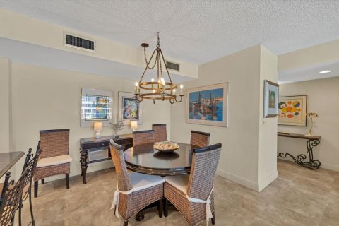 Condo in Sarasota, Florida, 2 bedrooms  № 1614016 - photo 16