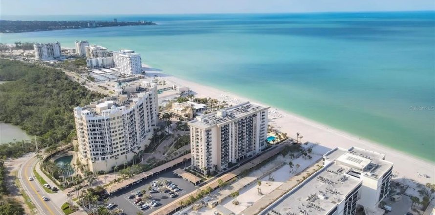 Condo in Sarasota, Florida, 2 bedrooms  № 1614016