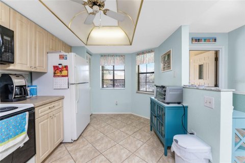 Condo in Englewood, Florida, 2 bedrooms  № 1426083 - photo 18