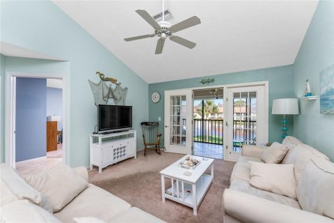 Condo in Englewood, Florida, 2 bedrooms  № 1426083 - photo 9