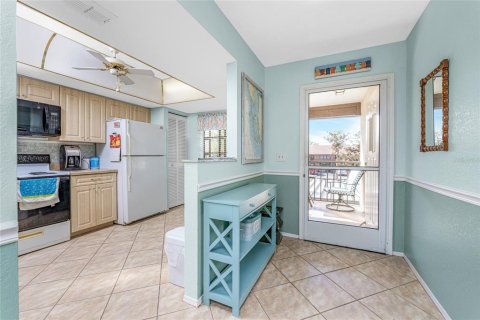 Condo in Englewood, Florida, 2 bedrooms  № 1426083 - photo 15