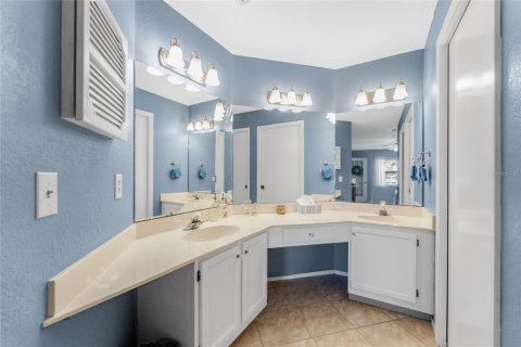 Condo in Englewood, Florida, 2 bedrooms  № 1426083 - photo 27