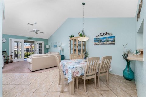 Condo in Englewood, Florida, 2 bedrooms  № 1426083 - photo 5