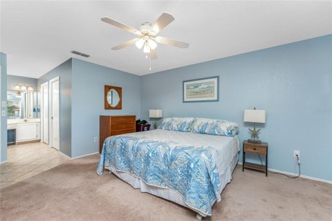 Condo in Englewood, Florida, 2 bedrooms  № 1426083 - photo 26