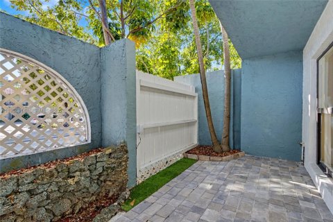 Adosado en venta en Miami, Florida, 2 dormitorios, 120.68 m2 № 2000407 - foto 8