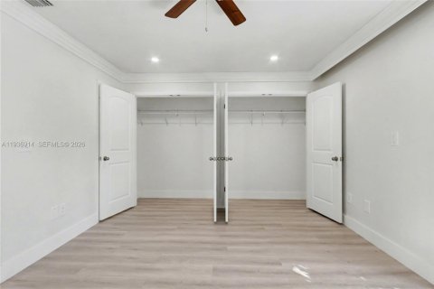 Adosado en venta en Miami, Florida, 2 dormitorios, 120.68 m2 № 2000407 - foto 18