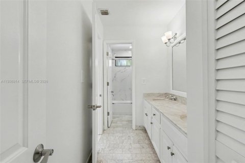 Adosado en venta en Miami, Florida, 2 dormitorios, 120.68 m2 № 2000407 - foto 22