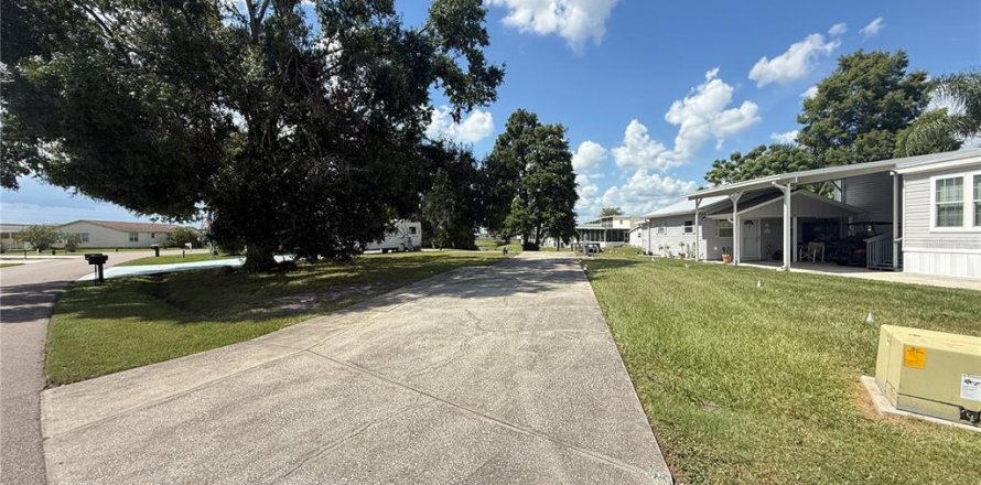 Land in Polk City, Florida № 1876921