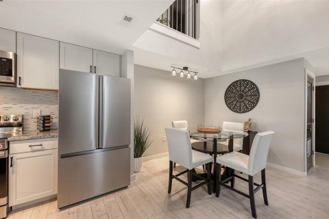 Townhouse in Sarasota, Florida 3 bedrooms, 150.04 sq.m. № 2200066 - photo 7