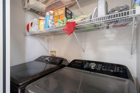 Townhouse in Sarasota, Florida 3 bedrooms, 150.04 sq.m. № 2200066 - photo 25